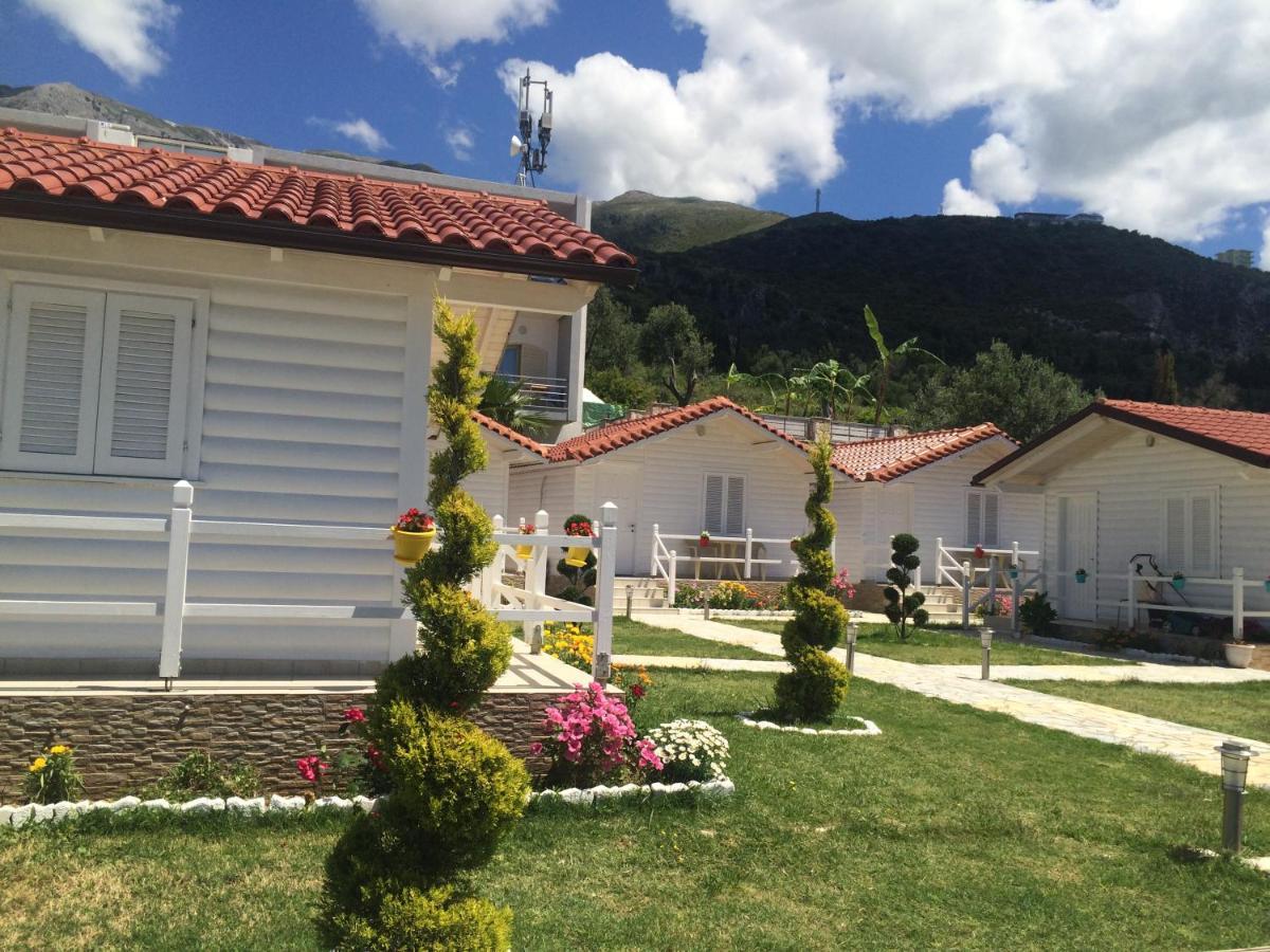 Villa Vela E Bardhe à Dhërmi Extérieur photo