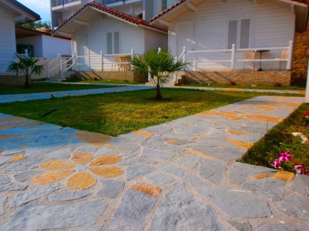 Villa Vela E Bardhe à Dhërmi Extérieur photo