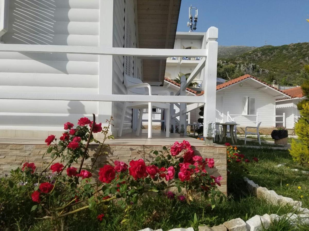 Villa Vela E Bardhe à Dhërmi Extérieur photo
