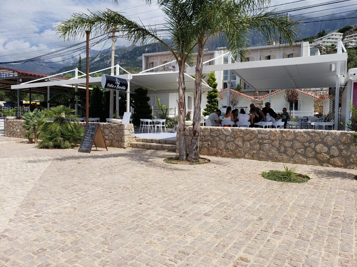 Villa Vela E Bardhe à Dhërmi Extérieur photo