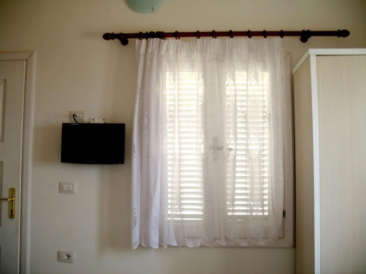 Villa Vela E Bardhe à Dhërmi Extérieur photo